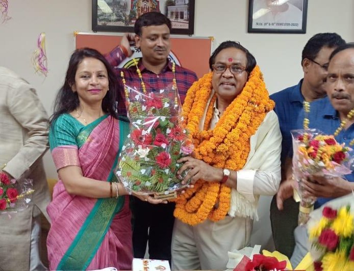 प्रोफेसर राजेश सिंह ने ग्रहण किया अधिष्ठाता एवं अध्यक्ष का पदभार