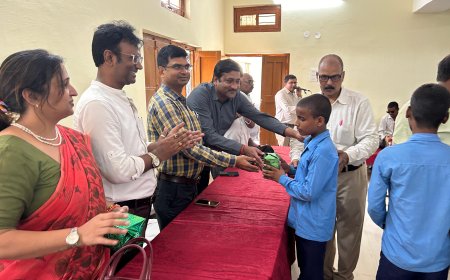 दृष्टि बाधित  बालकों संग मना किशोर कुमार का प्री वर्थ डे सेलिब्रेशन