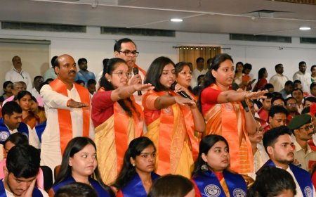 पहली बार  परिधान में आयोजित हुआ दीक्षांत समारोह