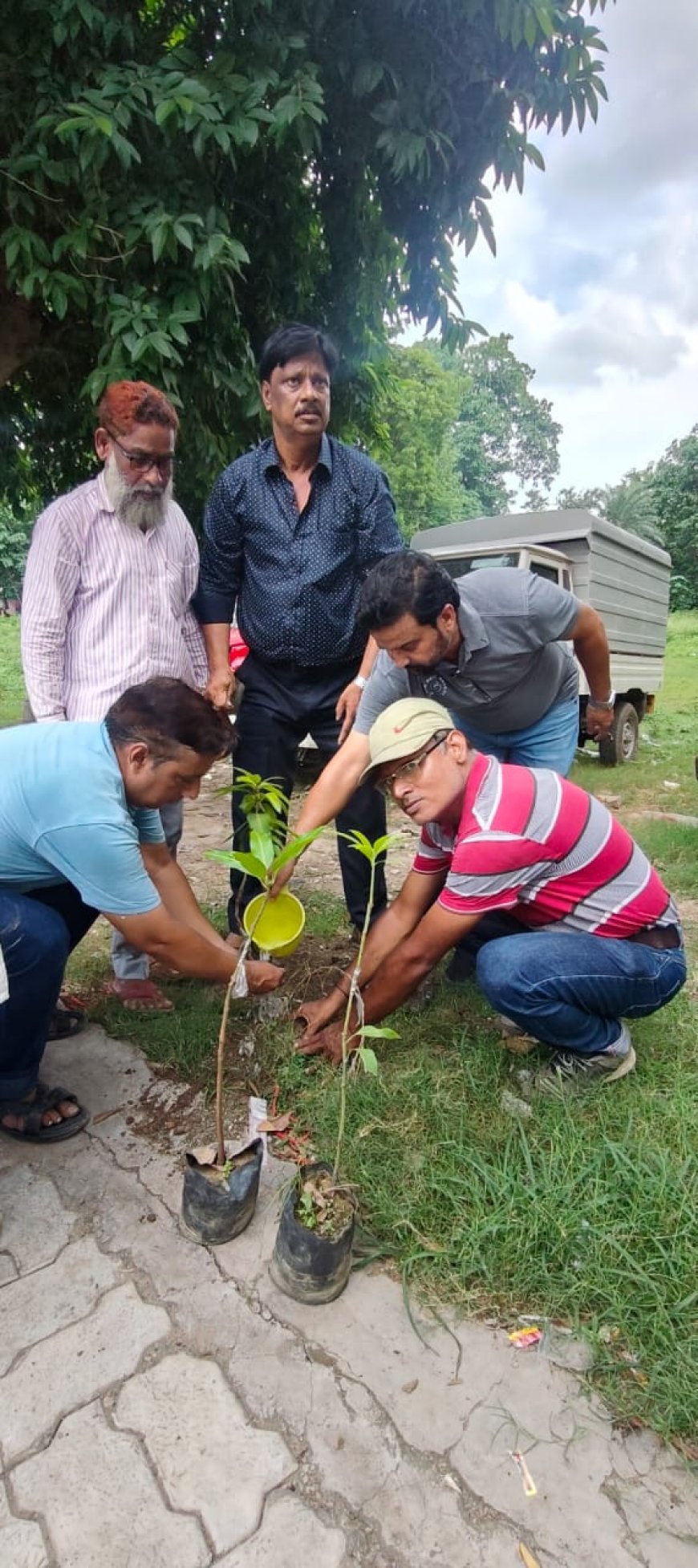 एक पेड़ मां के नाम कार्यक्रम के अन्तर्गत हुआ वृक्षारोपण