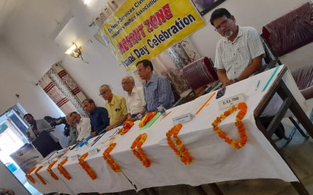 बुजुर्गो ने गीत और भजनों से बांधा समां