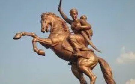 विशेष:स्वाधीनता संग्राम की पुण्य प्रतिमा  लक्ष्मी नाम से उद्भव, काली रूप प्रयाण