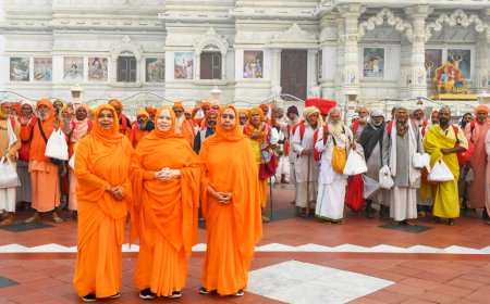 प्रेम मंदिर और कीर्ति मंदिर में 14,000 महात्माओं और निराश्रित विधवा माताओं को दी गयी सहायता सामग्री