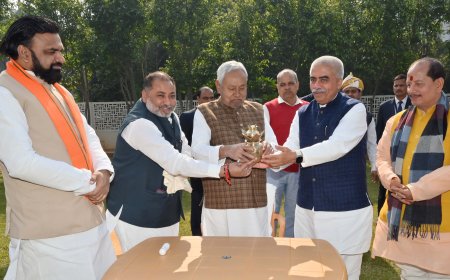 मंत्री राकेश सचान और दयाशंकर सिंह महाकुंभ के आमंत्रण  के लिए  बिहार पहुंचे