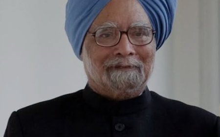 देश के इकोनामिक पूर्व प्रधानमंत्री डॉ. मनमोहन सिंह