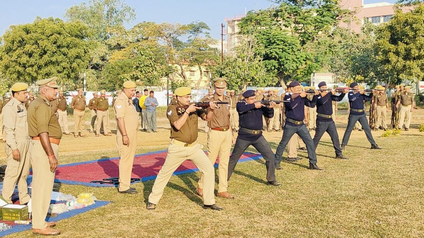 Sonbhadra: शांति एवं सुरक्षा-व्यवस्था बनाये रखने को 'बलवा ड्रिल' का किया गया पूर्वाभ्यास