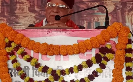 कुंभ मेला देश में एक केंद्रीय आध्यात्मिक भूमिका निभाता है