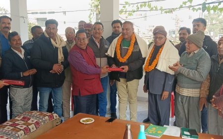 नव वर्ष की पहली बैठक में चन्द्र शेखर सिंह का अभिनन्दन