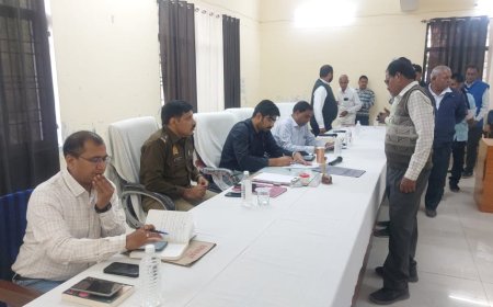 संपूर्ण समाधान दिवस पर 51 शिकायतों मे 7 का तत्काल निस्तारण