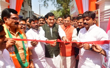 प्रभारी मंत्री ने प्रदेश सरकार की जन कल्याणकारी योजनाओं पर आयोजित प्रदर्शनी का उद्घाटन किया