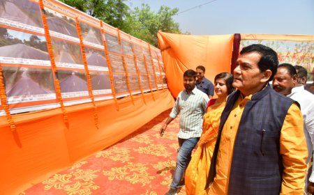 नगर विकास एवं ऊर्जा मंत्री  उ प्र सरकार के सेवा, सुरक्षा व सुशासन के 8 वर्ष पूरे होने पर मऊ में आयोजित कार्यक्रम में बतौर मुख्य अतिथि शामिल हुए