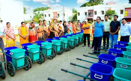 एनटीपीसी सिंगरौली द्वारा स्वच्छता अभियान के अंतर्गत डस्टबिन वितरण किया