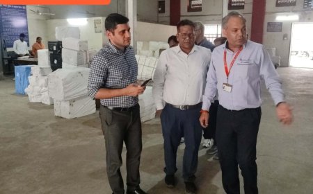 मण्डल रेल प्रबंधक ने चारबाग़ रेलवे स्टेशन का किया निरीक्षण