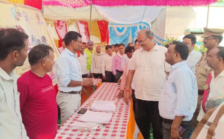 मेगा चौपाल बना मज़ाक ! डीएम साहब नहीं आए, लेकिन चमक उठा गांव