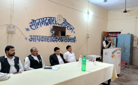 अधिवक्ता कल्याण न्याय के सम्बन्ध में सोनभद्र बार एसोसिएशन की हुई बैठक