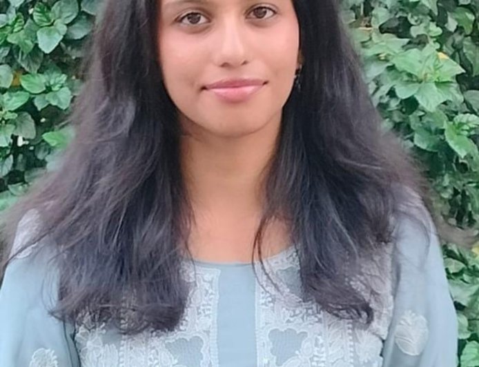 गाज़ीपुर की बेटी दुनिया की शीर्षतम यूनिवर्सिटी में फ्रेंच भाषा में कानून पढ़ने पेरिस जा रही है