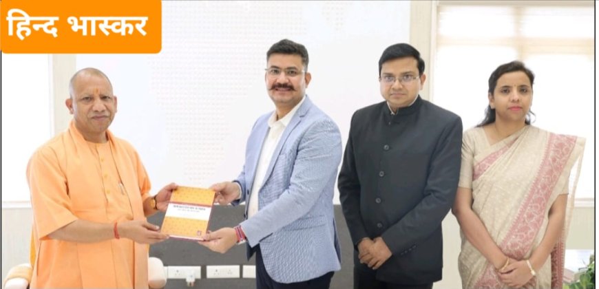 “एडमिनिस्ट्रेशन इन इंडिया” पुस्तक भारतीय प्रशासन के विकास का विश्लेषण करती है
