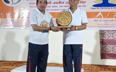 योग जीवन जीने की कला है: अजीत कुमार सिंह