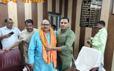 संजय सिंह को जिला पर्यावरण समिति में सदस्य नामित किए जाने पर नगर पालिका में सम्मान समारोह आयोजित