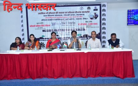 महिलाओं को प्रमाणपत्र देकर किया गया सम्मानित