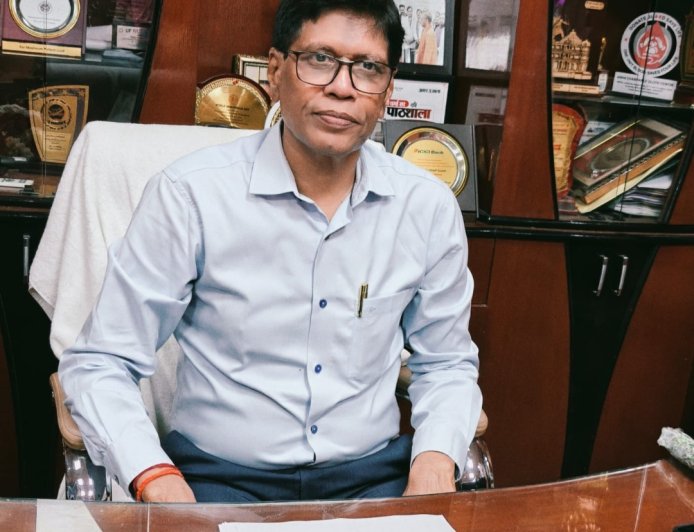 डॉ0 वी.के. पांडेय ने एमएलएन मेडिकल कॉलेज के प्राचार्य का कार्यभार ग्रहण किया