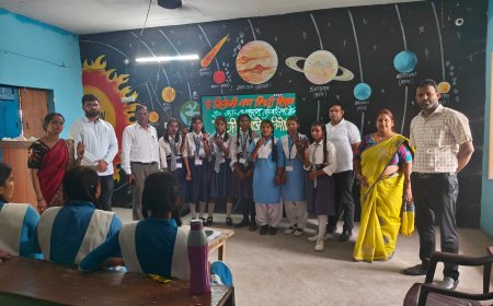 मेंहदी लगाओ प्रतियोगिता में छात्राओं ने दिखाई प्रतिभा