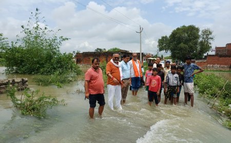 सदर विधायक रात भर घूम कर  जल भराव  क्षेत्रों का लिए जायजा
