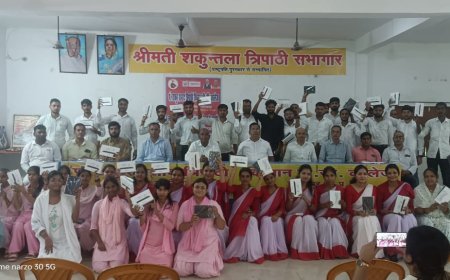 टैबलेट छात्रों के सशक्तिकरण का महत्वपूर्ण माध्यम है - ई० ए० एन० त्रिपाठी