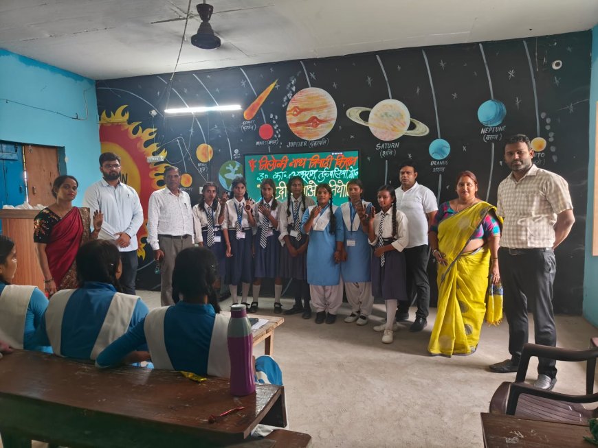 मेंहदी लगाओ प्रतियोगिता में छात्राओं ने दिखाई प्रतिभा