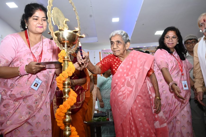 ज्योत्सना महिला समिति ने सीनियर सिटिजन डे पर वरिष्ठ नागरिकों को किया सम्मानित