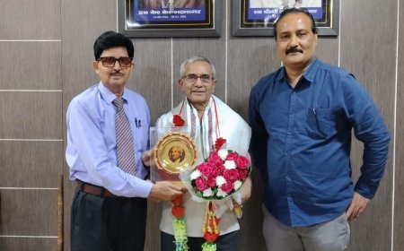 डॉ अतुल कृष्ण को महाकवि गोपाल दास नीरज सम्मान