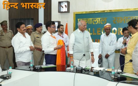 मंत्री के साथ राज्य कर विभाग भी  लोगों को कर रहा जागरूक