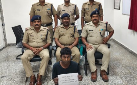 रेलवे सुरक्षा बल ने बिजली कॉपर वायर की चोरी करते हुए अभियुक को किया गिरफ्तार