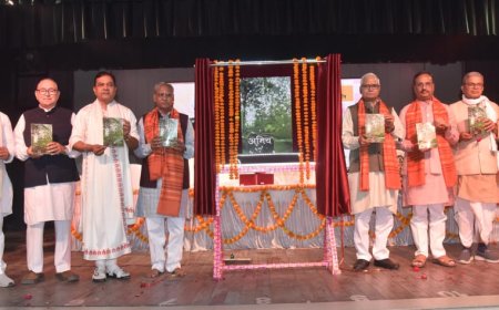 'नरेन्द्र भदौरिया की 'अमिय' में प्रकट होता है विचारों की शुद्धता का भाव