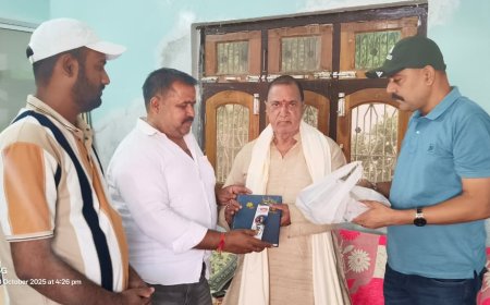 दीपावली पर्व पर वरिष्ठ पत्रकार को प्रेस क्लब फरेन्दा इकाई ने किया सम्मानित