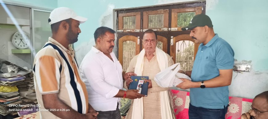 दीपावली पर्व पर वरिष्ठ पत्रकार को प्रेस क्लब फरेन्दा इकाई ने किया सम्मानित