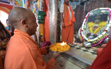 मुख्यमंत्री ने हनुमानगढ़ी में  हनुमान जी  का दर्शन के साथ अयोध्या दौरे की शुरुआत