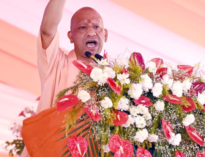 शासकीय   योजनाओं को हड़पने वाले कहते हैं वंदे मातरम् नहीं गायेंगे -योगी आदित्यनाथ