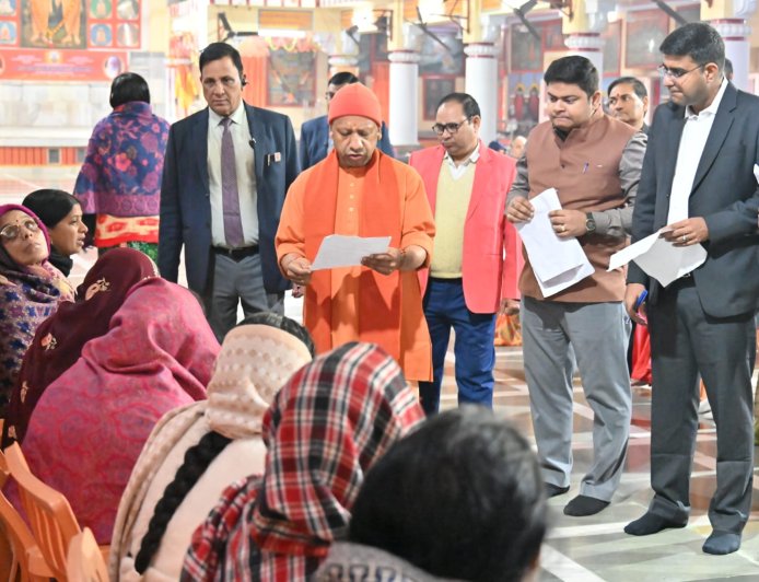 घबराइए मत, हर समस्या का होगा समाधान : मुख्यमंत्री योगी आदित्यनाथ