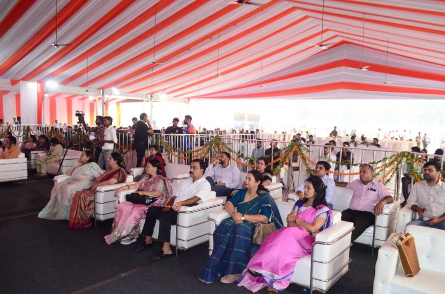 "नारी शक्ति, भावना की अभिव्यक्ति" विषय पर कवि सम्मेलन का आयोजन