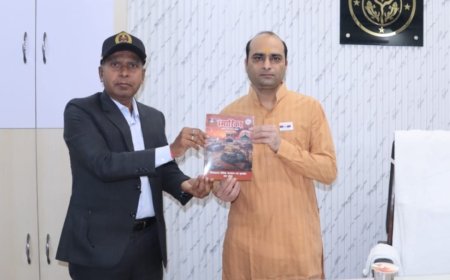 डीएम ने सशस्त्र सेना झण्डा दिवस के अवसर पर किया गुप्त दान व पुस्तिका स्मारिका का किया विमोचन