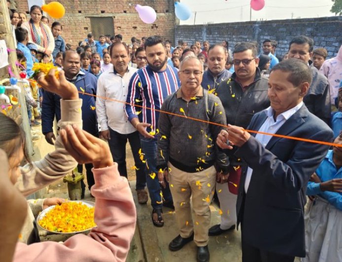 आजाद इंटरमीडिएट कॉलेज रुनुवा पोखरभिंडा को तविन फाउंडेशन दिल्ली द्वारा दिया गया RO प्लांट