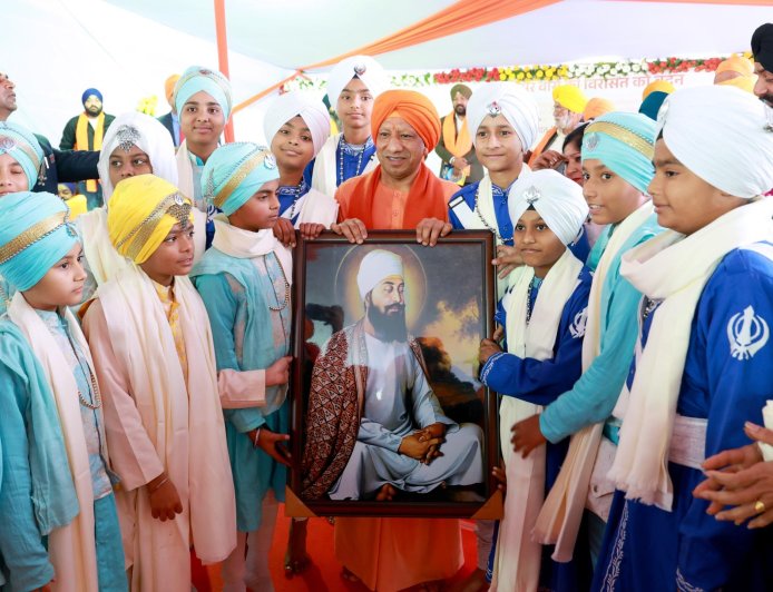 गुरु परंपरा मानवता, साहस, धर्म और सत्य के लिए सर्वस्व न्योछावर करने की प्रेरणा देती है: मुख्यमंत्री