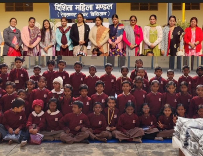 सर्वजन हिताय सर्वजन सुखाय विचार को आत्मसात कर दिशिता महिला मंडल ने स्वेटर वितरण किया