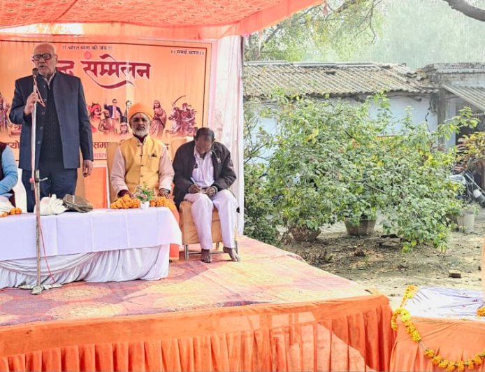 संघ निर्भ्रांत रूप से "माता भूमिः पुत्रोऽहं पृथिव्याः" का सात्विक एवं अभय पुजारी है-पारसनाथ मिश्र