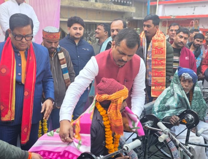 ममता चैरिटेबल ट्रस्ट ने किया कृत्रिम अंग सहायक एवं कंबल वितरण का आयोजन