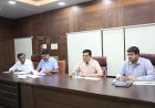 बारिश से पहले सफाई व्यवस्था दुरुस्त करने, बिजली आपूर्ति और नगर विकास कार्यों को लेकर मंत्री ए. के. शर्मा ने की समीक्षा बैठक, अधिकारियों को दिए त्वरित कार्रवाई के निर्देश