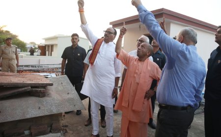लखनऊ अग्निकांड   मुख्यमंत्री योगी आदित्यनाथ के निर्देश पर दो सदस्यीय विशेष जांच दल गठित