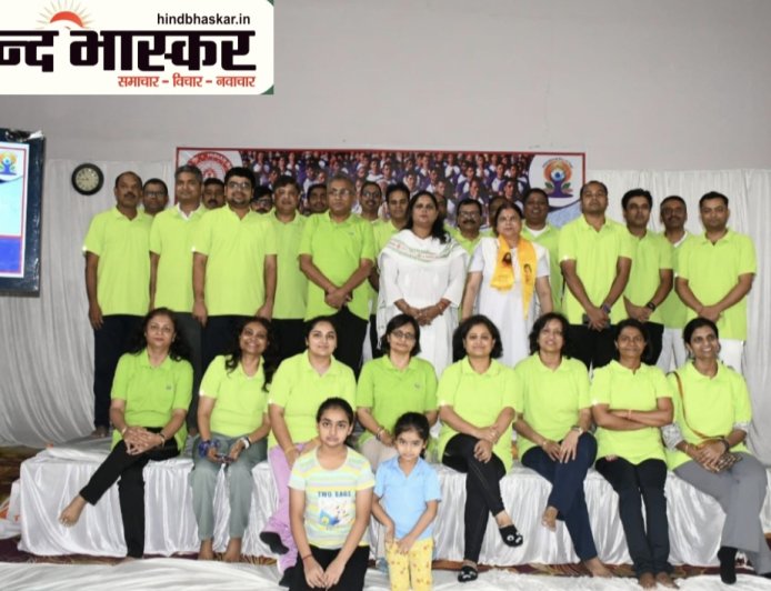 लखनऊ मंडल में 'स्वस्थ आयु के लिए योग' थीम पर मनाया गया 12वां अंतर्राष्ट्रीय योग दिवस