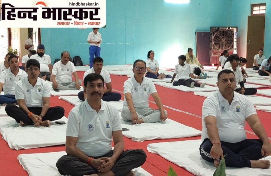 उत्तर रेलवे लखनऊ मंडल में 'स्वस्थ वृद्धावस्था के लिए योग' थीम पर मनाया गया योग दिवस